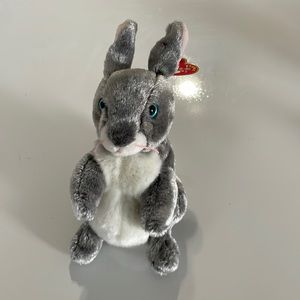 Ty Beanie Baby * Hopper the Bunny Rabbit * Date of Birth: August 7, 2000‎ *
